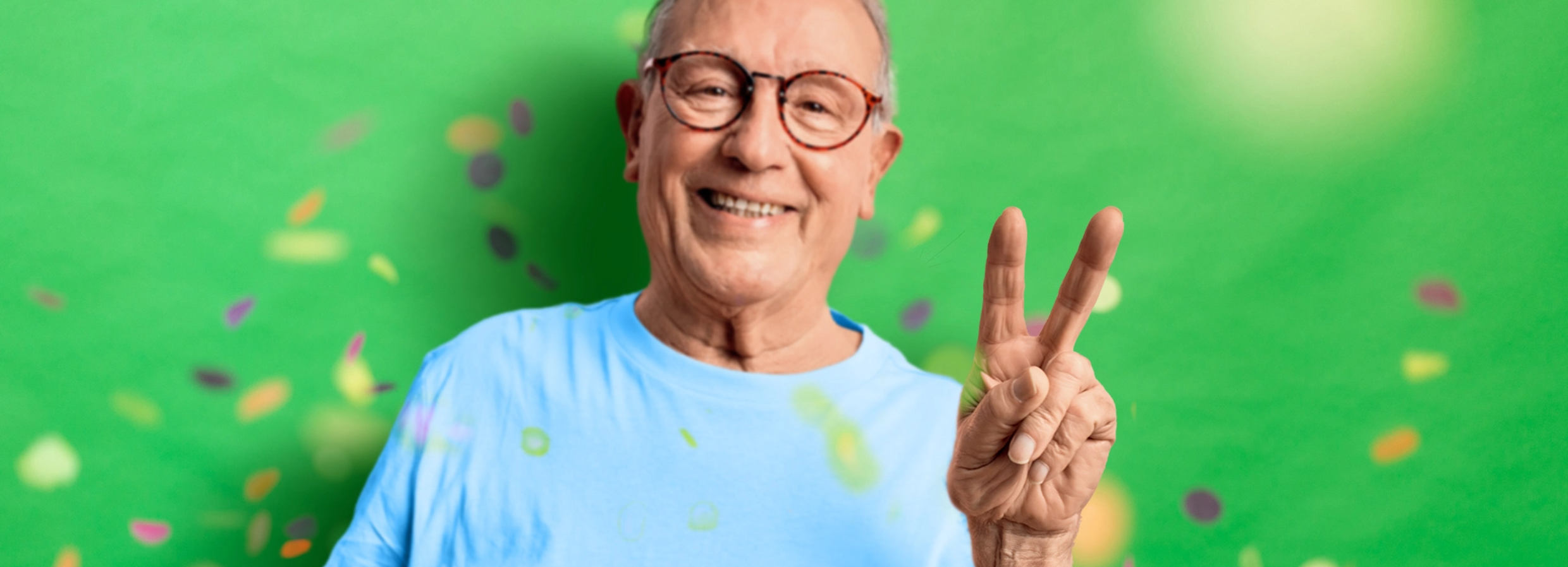 EIn Mann feiert mit dem VRT.